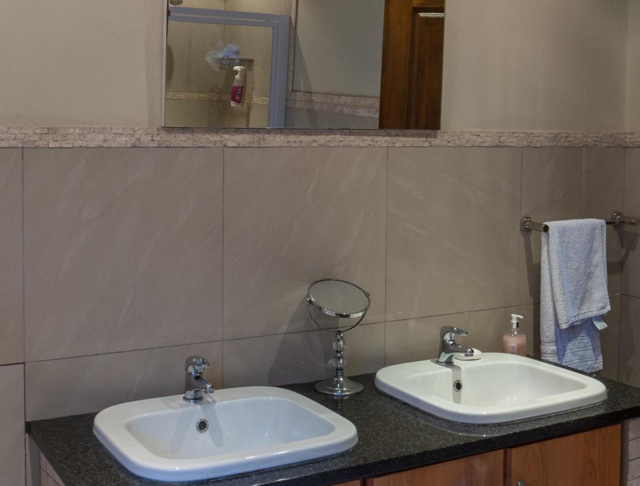 Ekhaya Guest House Баллито Экстерьер фото