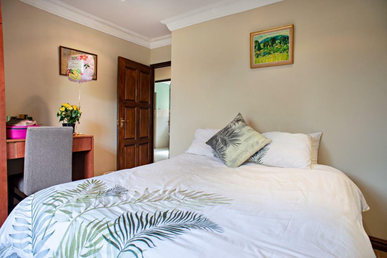 Ekhaya Guest House Баллито Экстерьер фото